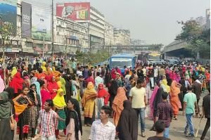 দুর্ঘটনা ভোরে, দুপুরেও ঢাকা অচল, সরকার কোথায়?